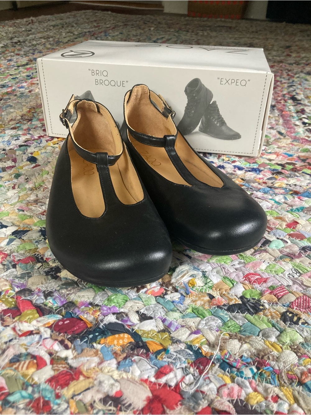 Zaqq Qite Women's Black T-Strap Leather barefoot Flats